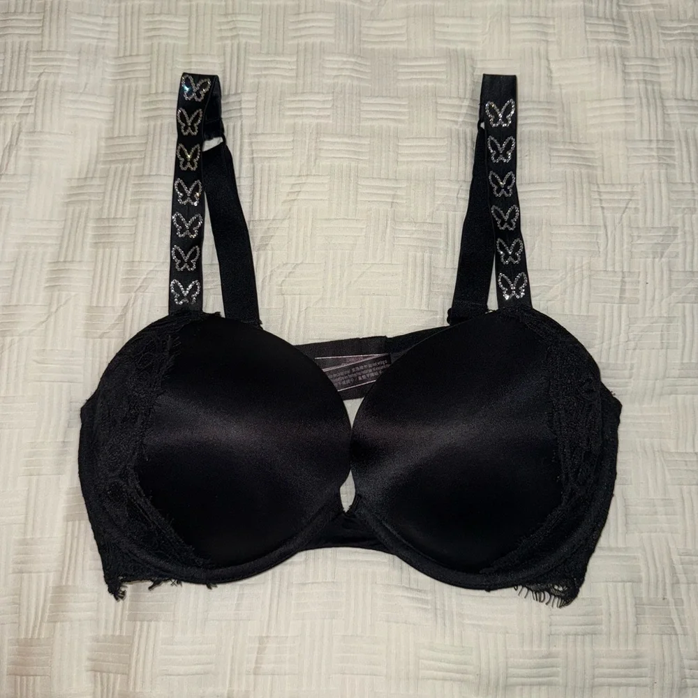 Victoria’s Secret push-up bra🖤